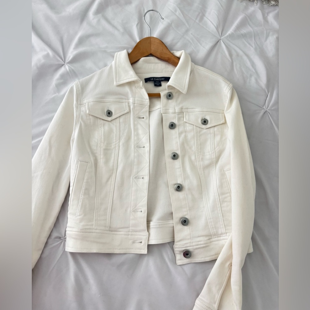 Le Chateau Women's Cream Jean Jacket No tags Never Worn